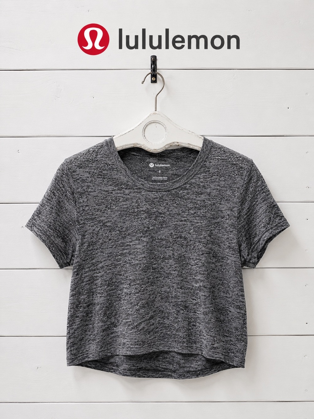 Lululemon Heathered Gray Performance T-Shirt – Size 6
